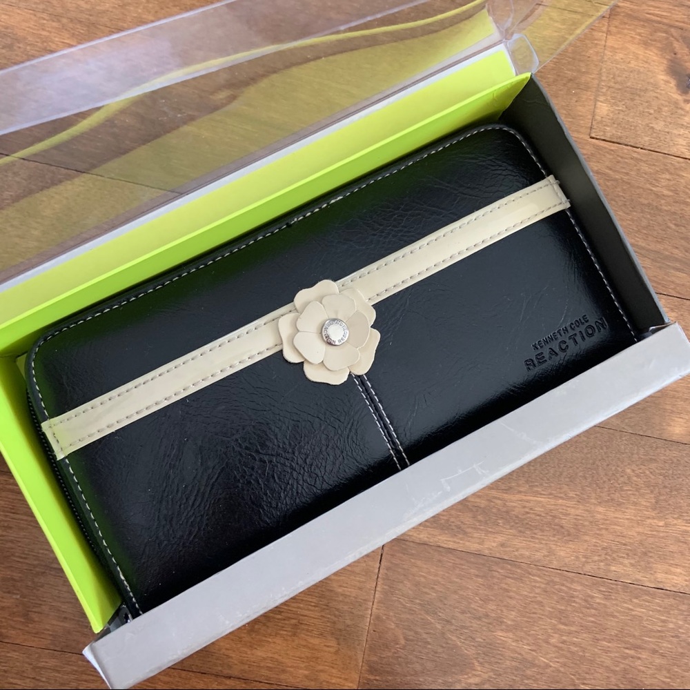 *NIB* Kenneth Cole REACTION Women's Wallet